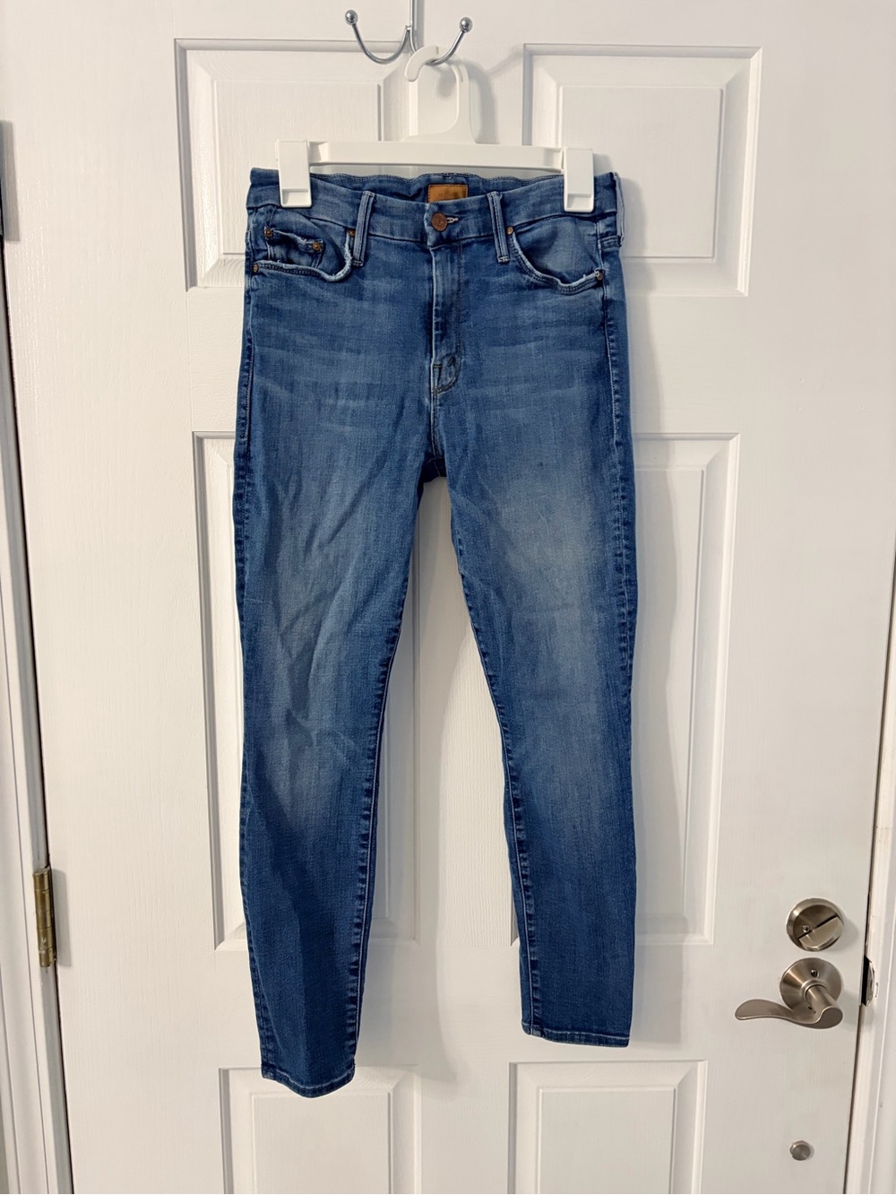 MOTHER Skinny Jeans in Medium Blue Wash
